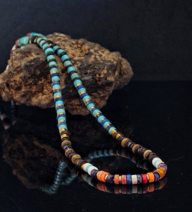 Turquoise Heishi 4mm Choker with Hematite and wood beads - สร้อยคอ - เครื่องเพชรพลอย 