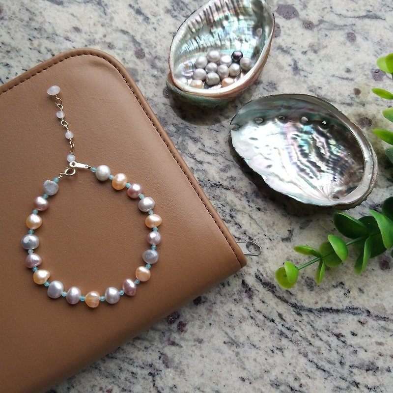 Candy Crush: Freshwater Pearls, Amazonite , Moonstone 14kgf Bracelet (2019ss) - สร้อยข้อมือ - ไข่มุก หลากหลายสี