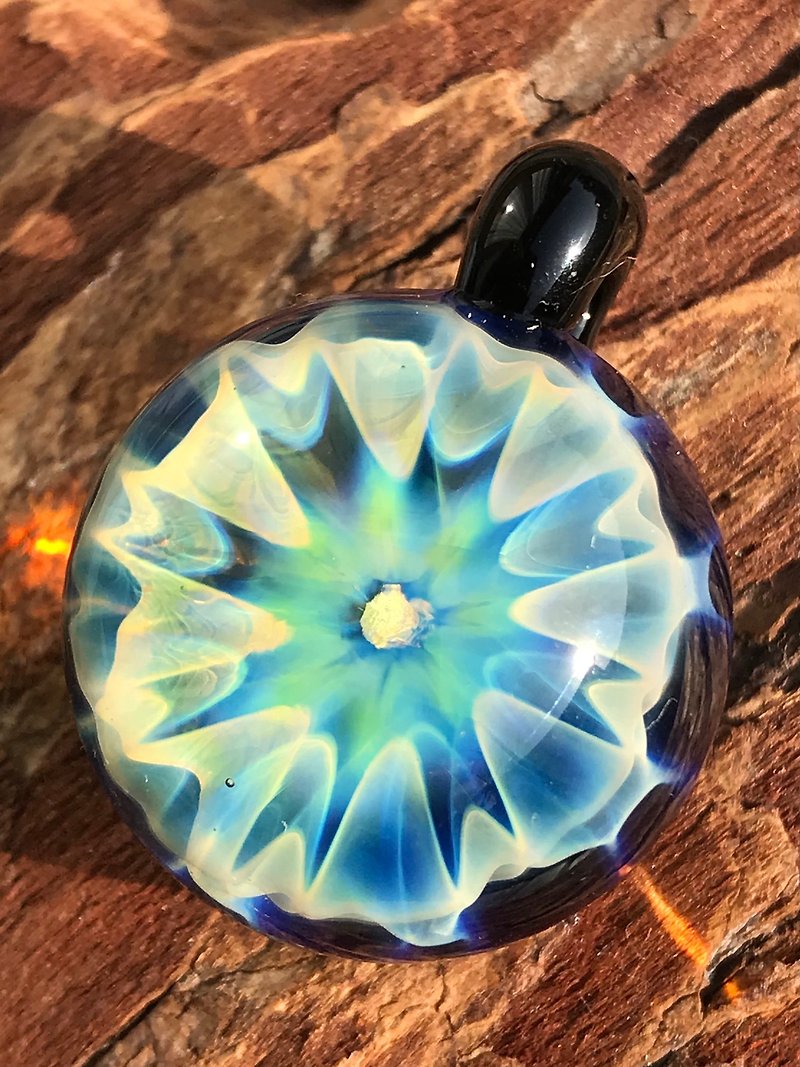 boroccus silver fume geometric three-dimensional pattern borosilicate glass pend - Necklaces - Glass Blue
