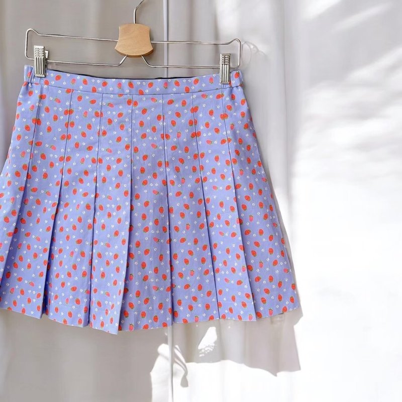 Berry Fragrance Flower - Tokyo walking pleated skirt in stock - กระโปรง - ผ้าฝ้าย/ผ้าลินิน หลากหลายสี