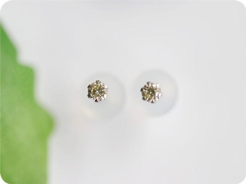 永遠不変　天然ダイヤモンドのプラチナスタッドピアス　4月の誕生石 - 耳環/耳夾 - 寶石 