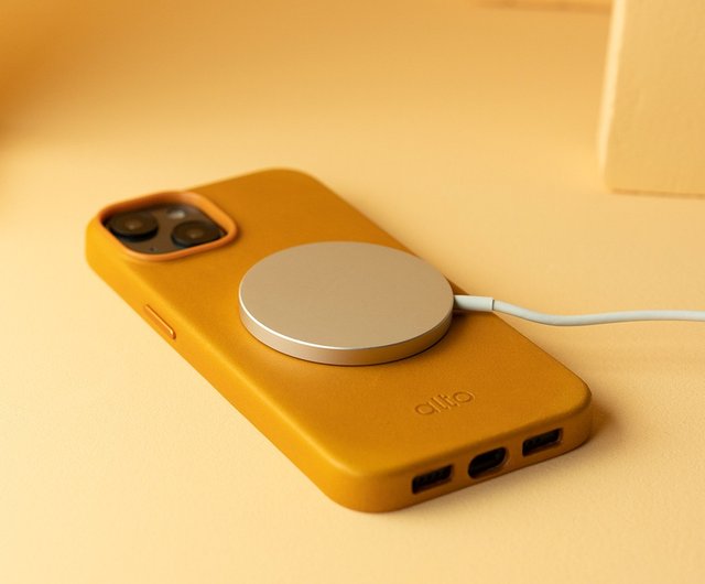 Clop マグネット式レザーケース—キャラメルオレンジ iPhone 14 Pro/Max