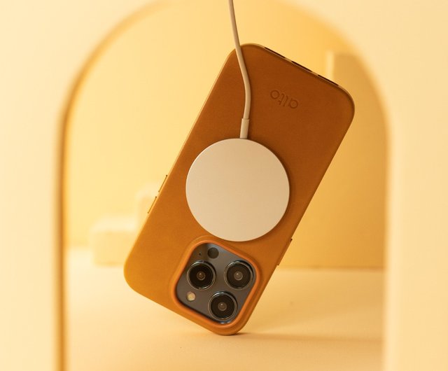 Clop マグネット式レザーケース—キャラメルオレンジ iPhone 14 Pro/Max