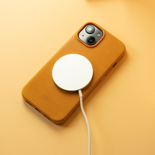 Clop マグネット式レザーケース—キャラメルオレンジ iPhone 14 Pro/Max