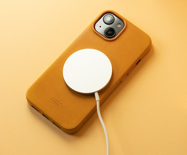 Clop マグネット式レザーケース—キャラメルオレンジ iPhone 14 Pro/Max