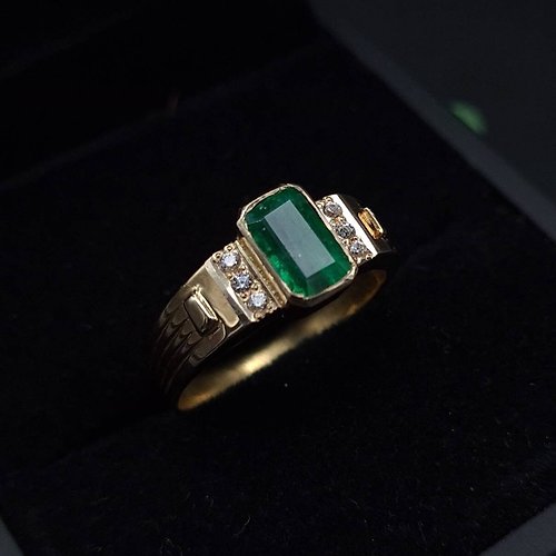 gemsjewelrings 14k Gold Emerald ring for Men and Women Solitaire Unisex Natural emerald stone