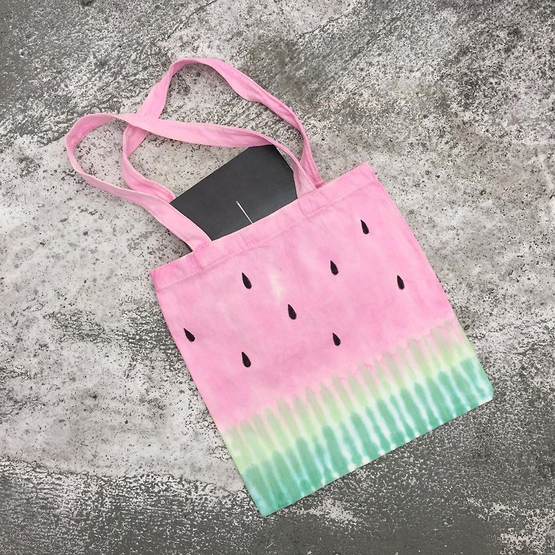 Tie dye/handmade/hand bag/shoulder bag/tote [Watermelon] - กระเป๋าแมสเซนเจอร์ - ผ้าฝ้าย/ผ้าลินิน สึชมพู
