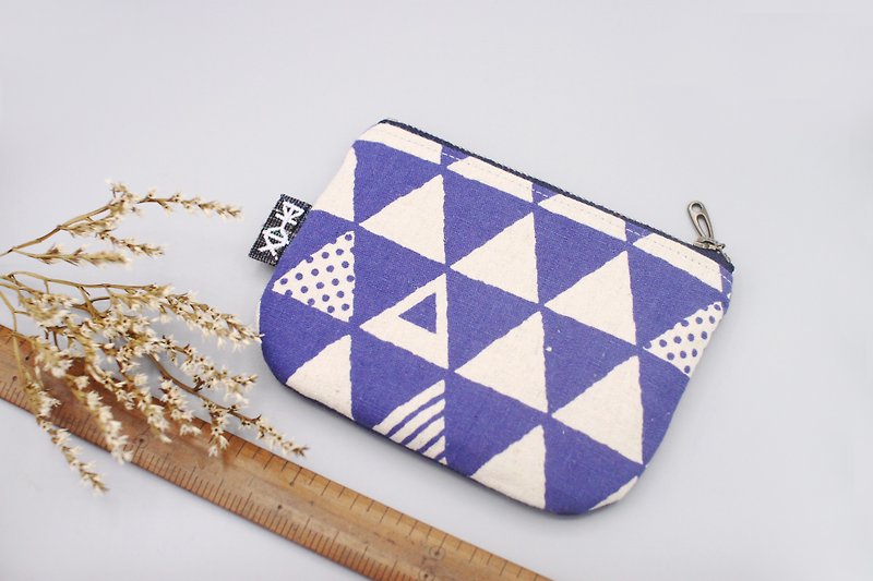 Peaceful small bag - blue geometric triangle, feel cotton, double-sided two-color - กระเป๋าสตางค์ - ผ้าฝ้าย/ผ้าลินิน สีน้ำเงิน