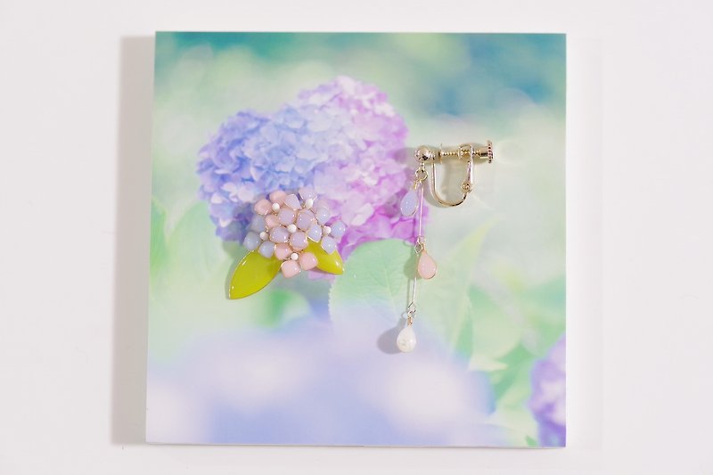Flower accessories -Hydrangea- - Earrings & Clip-ons - Resin Multicolor