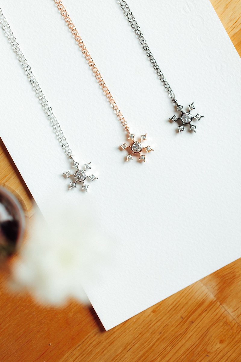 Snowflake Nacklace - Necklaces - Other Metals Pink