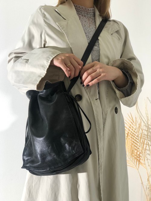 日本直送 名牌中古包 】LOEWE ロエベ アナグラム ナッパレザー 巾着