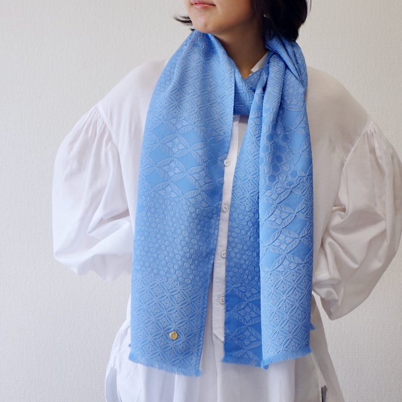 filtango stole auspicious pattern KISSHO BLUE - ผ้าพันคอ - ผ้าไหม สีน้ำเงิน