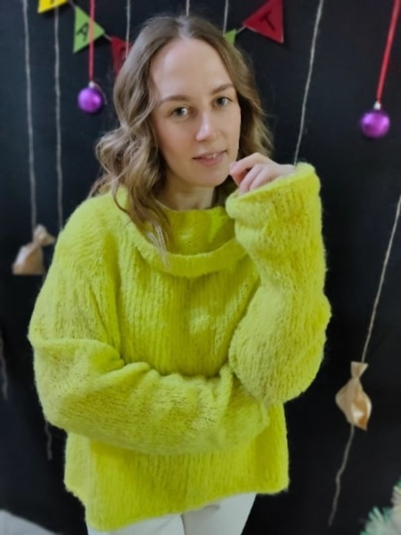 Candy Vintage Soft Women Sweater - 女毛衣/針織衫 - 其他材質 多色