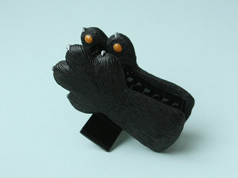 A cat also gets a whitewashed hair clip black - Hair Accessories - Plastic Black