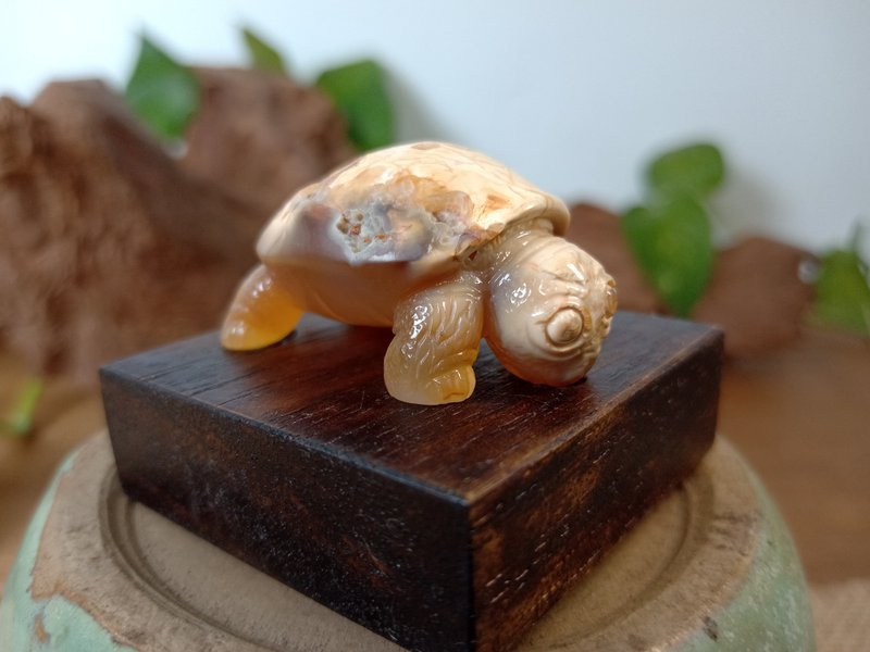 雕件 逗樂動物-湧力龜 印尼黃皮紅玉髓 - 擺飾/家飾品 - 玉石 橘色