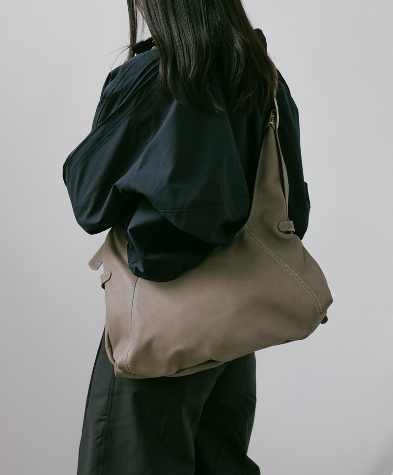 Supportingrole Minimalist Half-Moon Silhouette Genuine Leather Tote Bag for Handheld, Shoulder, or Crossbody Carry in Rich Brown - Messenger Bags & Sling Bags - Genuine Leather 