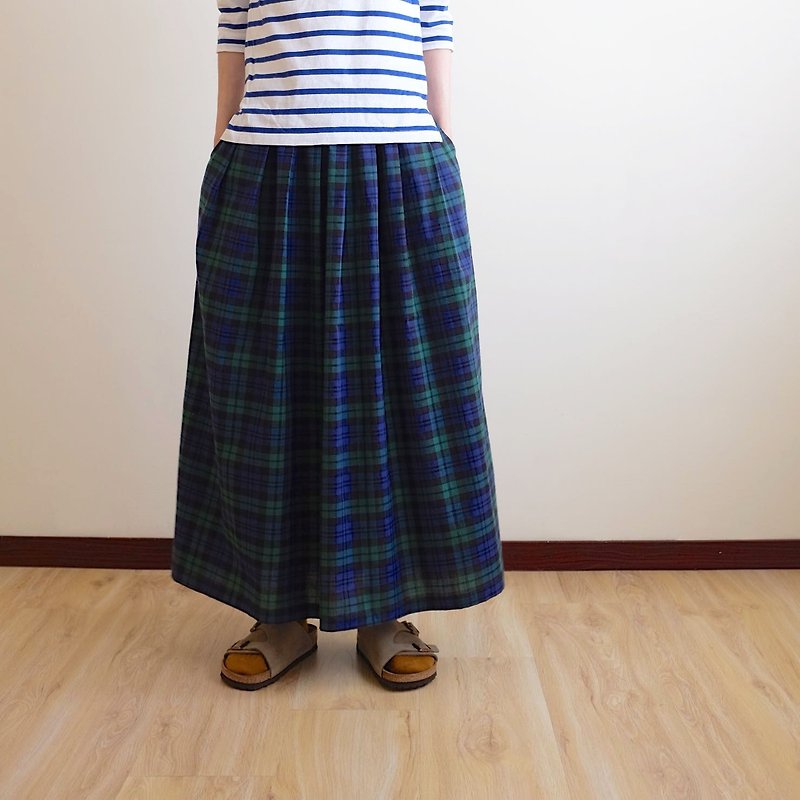 Daily hand-made suit natural forest blue-green plaid pleated long skirt cotton - Skirts - Cotton & Hemp Multicolor