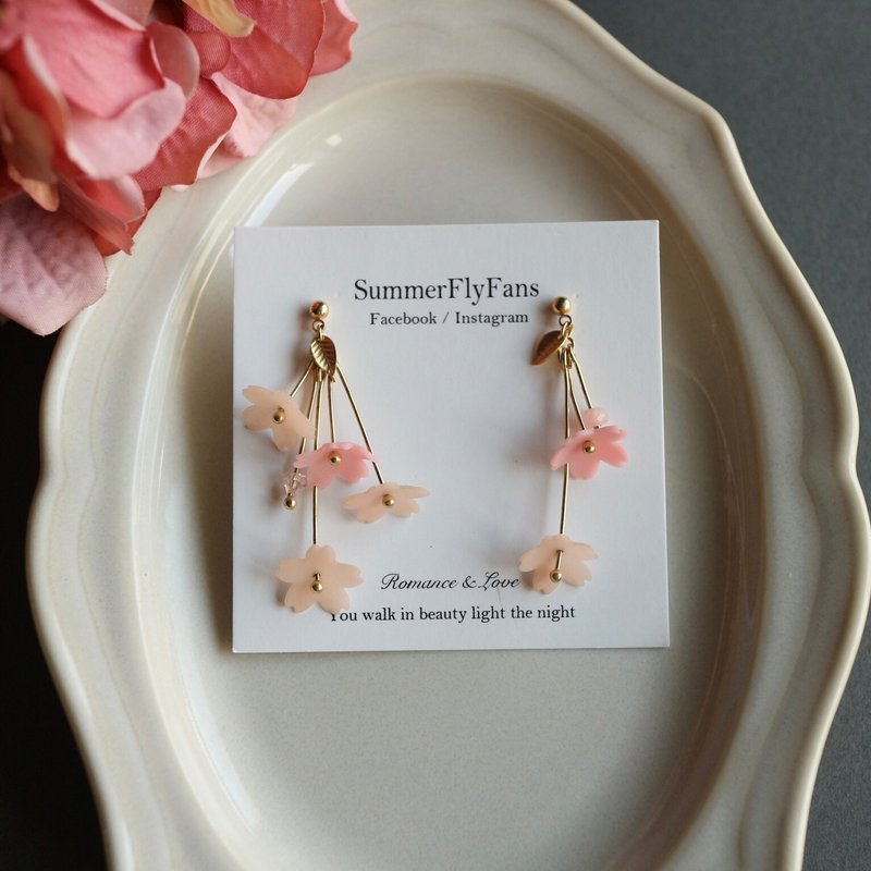 Gentle pink cherry blossom one-day cherry blossom asymmetrical resin crystal drop earrings - Earrings & Clip-ons - Precious Metals Pink