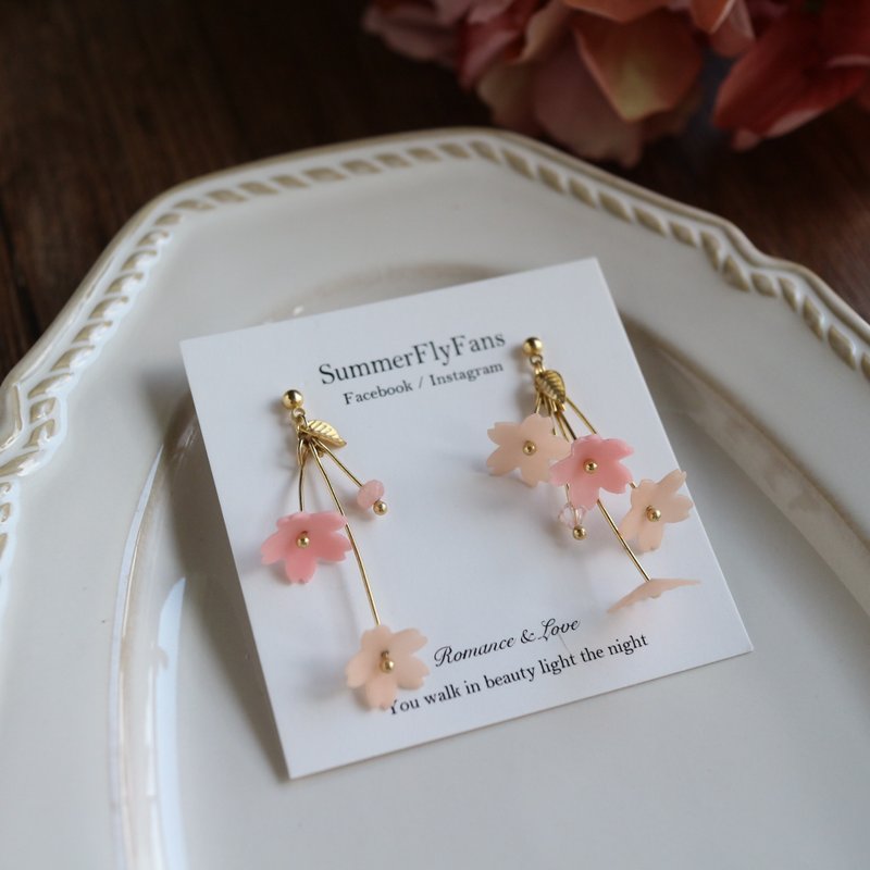 Gentle pink cherry blossom one-day cherry blossom asymmetrical resin crystal drop earrings - Earrings & Clip-ons - Precious Metals Pink