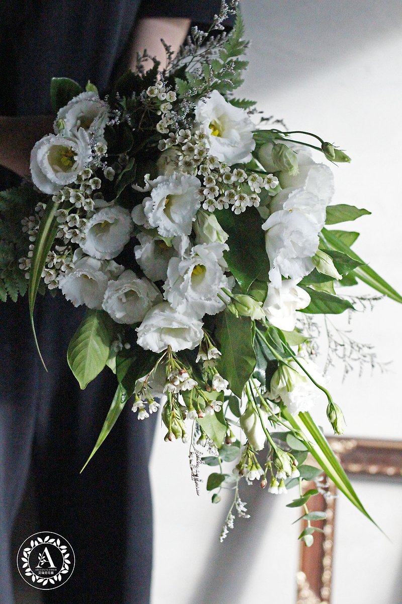 Hand-tied bouquet [Flowers Series] Waterfall-shaped bouquet of white lisianthus flowers - Plants - Other Materials White