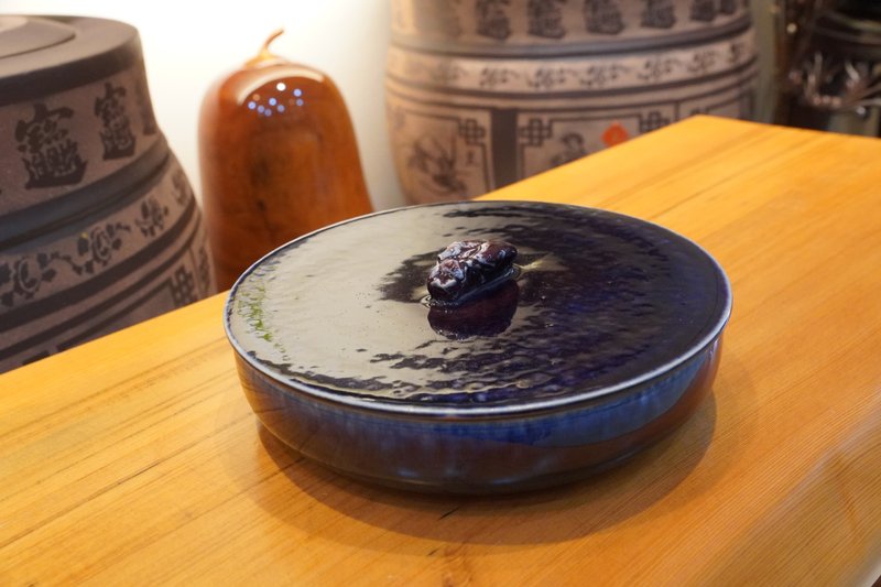 觀與藏系列 - 木丹款紫釉茶餅倉 - 茶壺/茶杯/茶具 - 陶 紫色