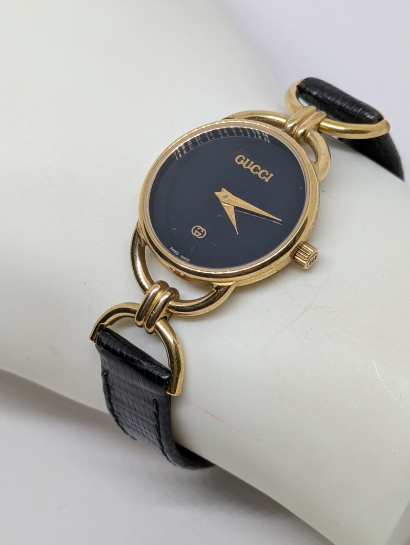 グッチ クラシック 廃盤ヴィンテージウォッチ | クォーツ | アンティーク - 腕時計 - 金属 ゴールド