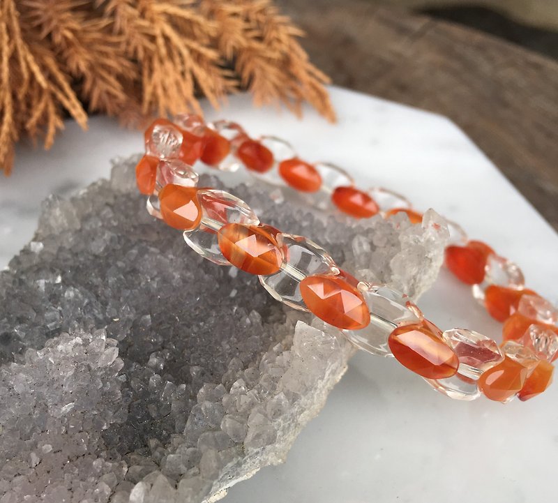 ♦ My.Crystal ♦ Light Wizard ♦ Natural white crystal and light chalcedony bracelet - Bracelets - Gemstone Red