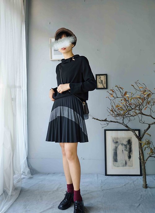 4.5studio 尋寶古著-法國製Lacoste黑灰色拼接針織百摺短裙