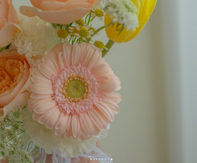 【本日限定セール❗️】Wedding Flowers 結婚式 ブーケ ウエディングクラッチブーケ【受注生産品】WHITE×GREEN×PURPLE