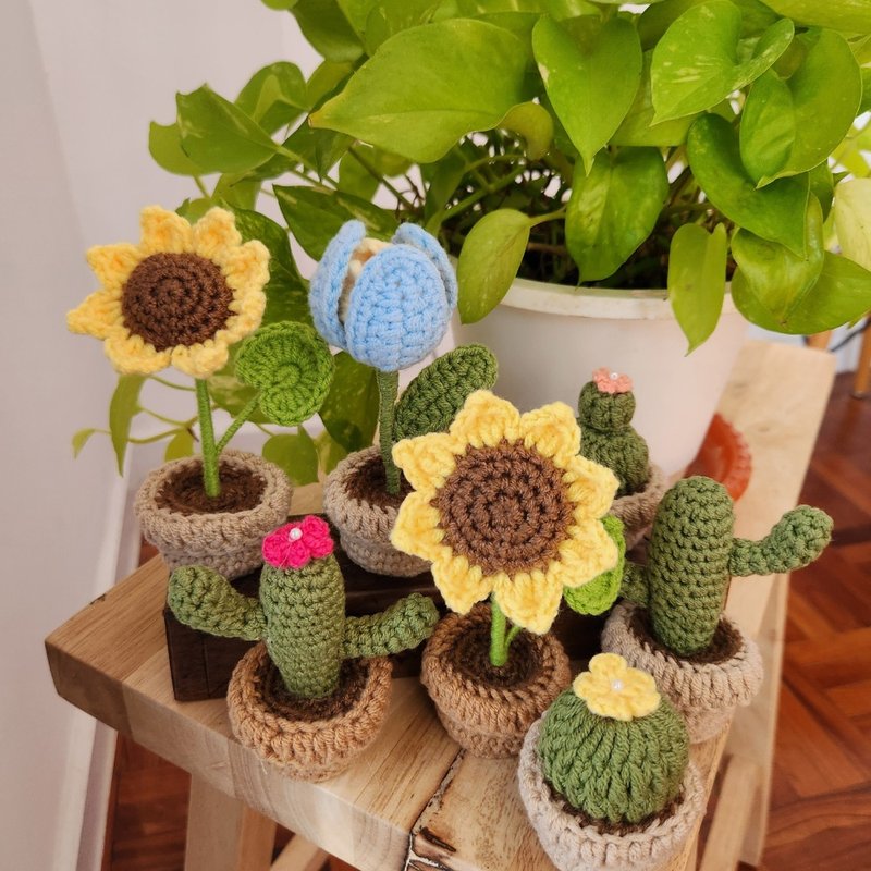 Small potted woolen plant, cactus, small potted plant, exchange gift, resignation gift, desk gadget - ของวางตกแต่ง - ผ้าฝ้าย/ผ้าลินิน 