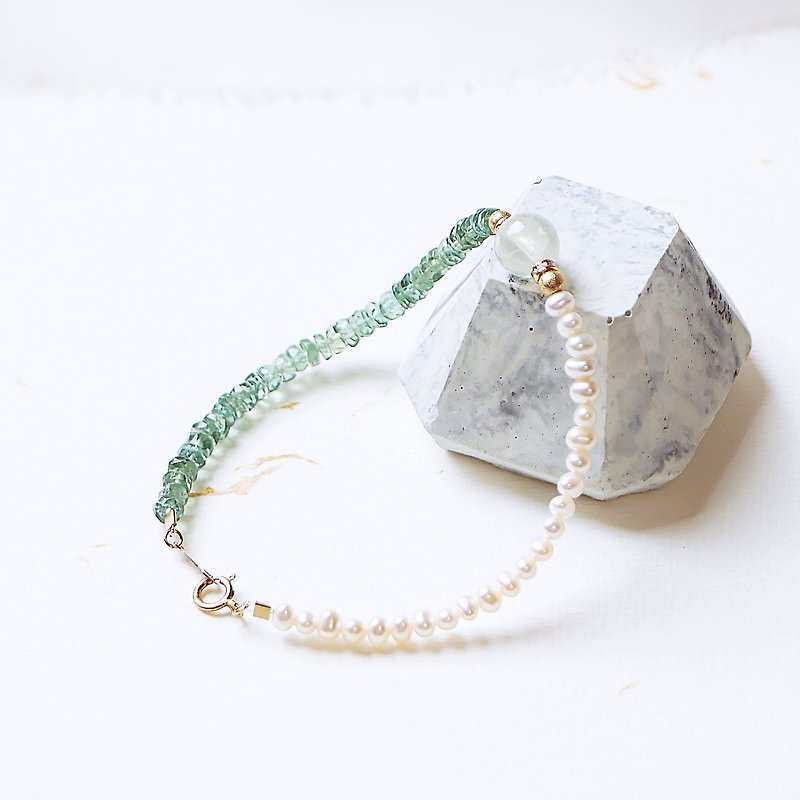 Forest green apatite bulb bright leather small pearl bracelet grape stone 14K temperament gift - Bracelets - Gemstone Green