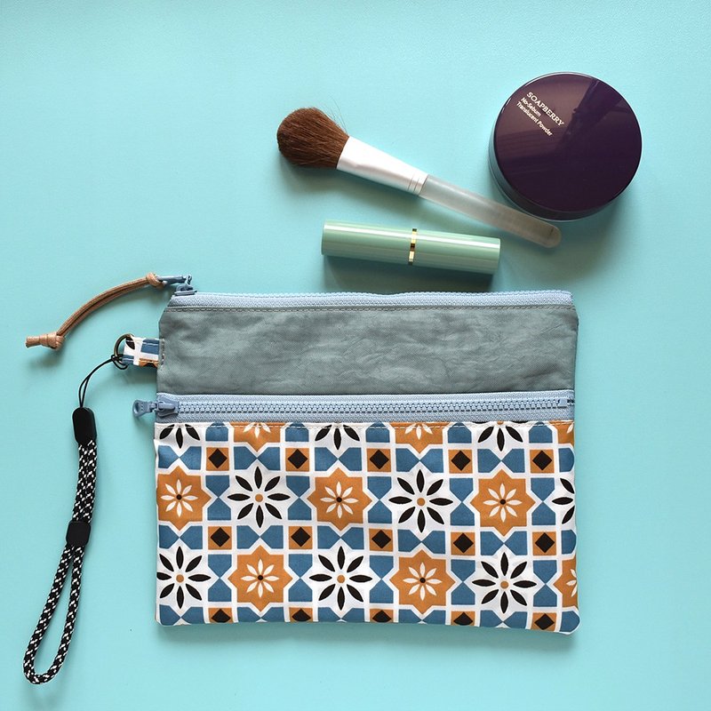 Travel waterproof cosmetic bag_Tile (orange) - กระเป๋าเครื่องสำอาง - ไนลอน สีส้ม