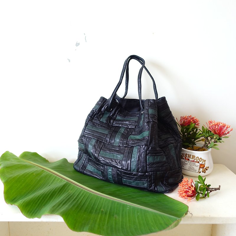 BajuTua / vintage / sheepskin fringe dual beam port package - Messenger Bags & Sling Bags - Genuine Leather Black