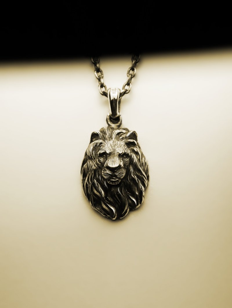 small three-dimensional lion head necklace - สร้อยคอ - โลหะ สีเงิน