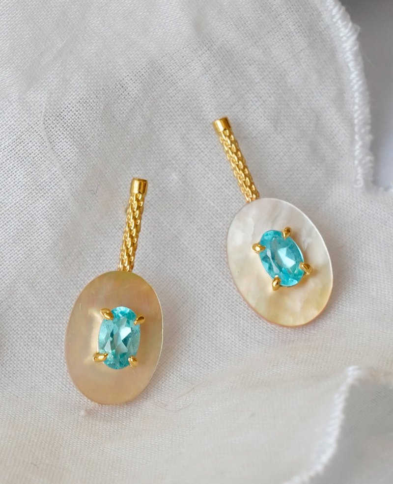 Mother of Pearl pierced  Apatite - 耳環/耳夾 - 其他金屬 藍色