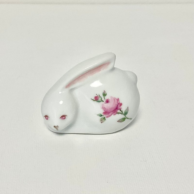 Snow rabbit with hannd-painted rose - Items for Display - Porcelain 