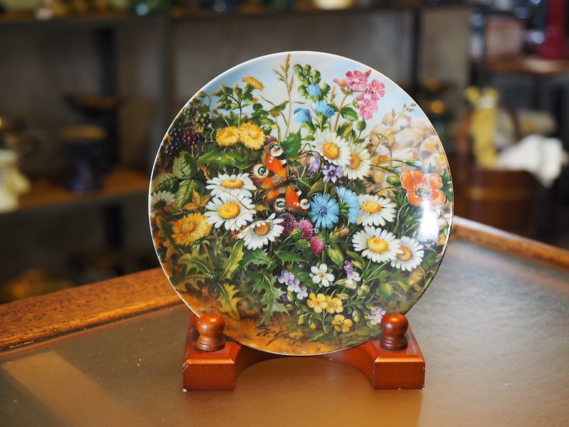 ドイツフュルステンベルク磁器花の装飾のネームプレート「Bの野生の美しさ " - 小皿 - 磁器 多色