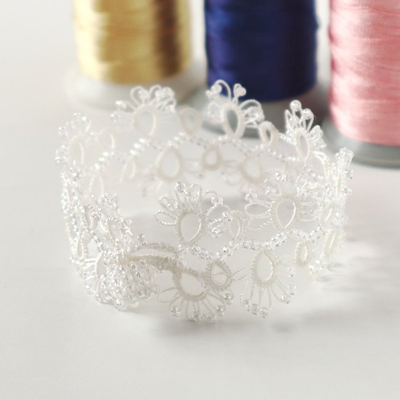 OYA Tatting lace Bracelet【LACE】Snow white - Bracelets - Other Man-Made Fibers White