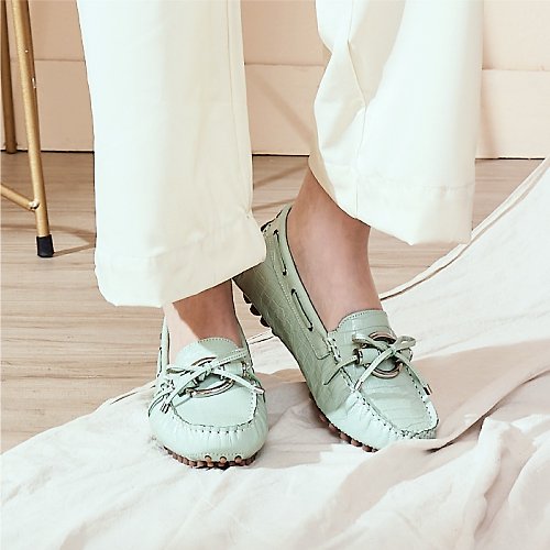 諾曼地MIT手工鞋履 環釦鱷魚紋樂福磁力真皮豆豆鞋(清新綠)