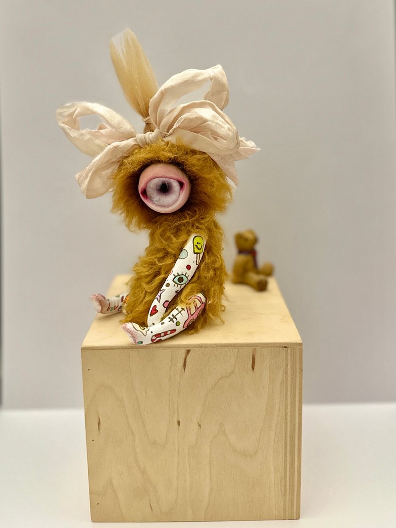 Cute cyclops - doll with ponytail hairstyle _ READY TO SHIP! - 公仔/玩偶 - 其他材質 咖啡色