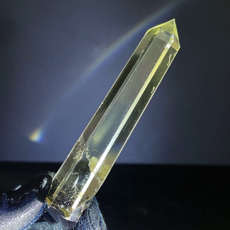 Wealth Energy Rainbow  Citrine Emitter/Rainbow Light Phantom - ของวางตกแต่ง - คริสตัล สีเหลือง