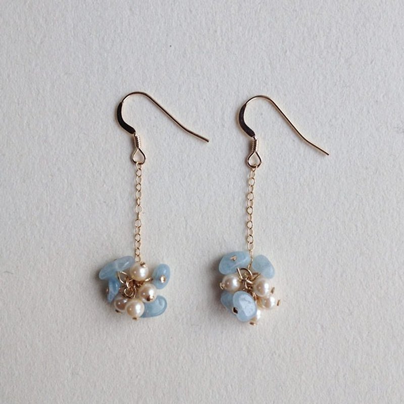 14kgf Vintage Pearl and Aquamarine Chain Earrings Earrings - ต่างหู - เครื่องเพชรพลอย สีน้ำเงิน