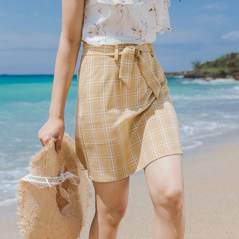 Anne Chen 2018 summer new style literary women's decorative belt plaid skirt - กระโปรง - เส้นใยสังเคราะห์ สีเหลือง