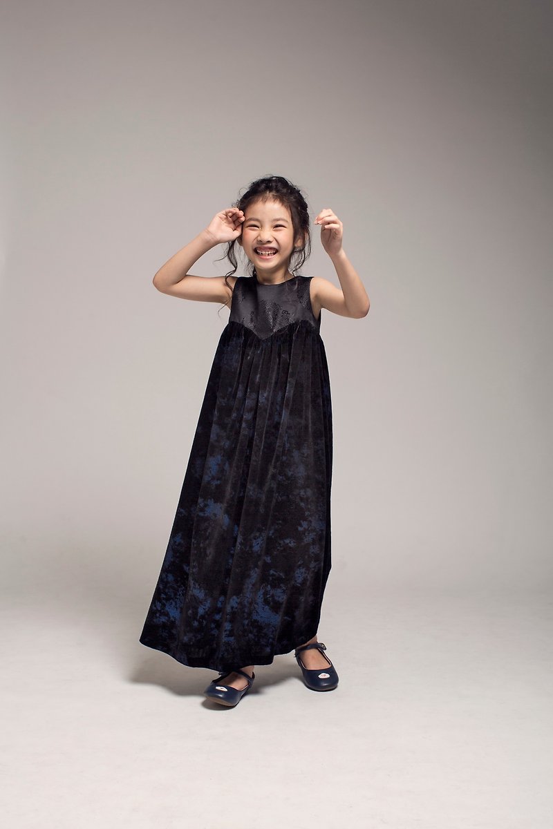 Luxe Black and Blue Velour Dress / FW2018 - ชุดเด็ก - วัสดุอื่นๆ 
