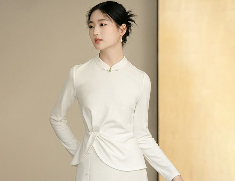 新中式 藝術感扭結顯瘦短內搭打底衫上衣 - 女上衣/長袖上衣 - 絲．絹 白色