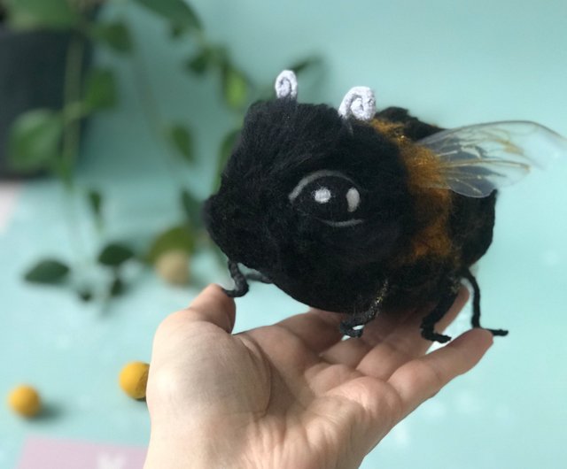 Bumble Beehive, Spring home decor farmhouse, Bumble bee decor - Shop  WorldAmiguruMe Stuffed Dolls & Figurines - Pinkoi