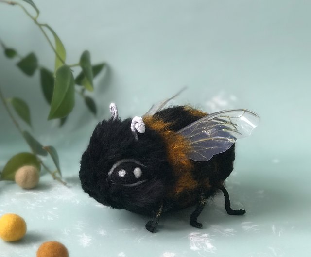 Large Felted Bumble Bee -  Finland