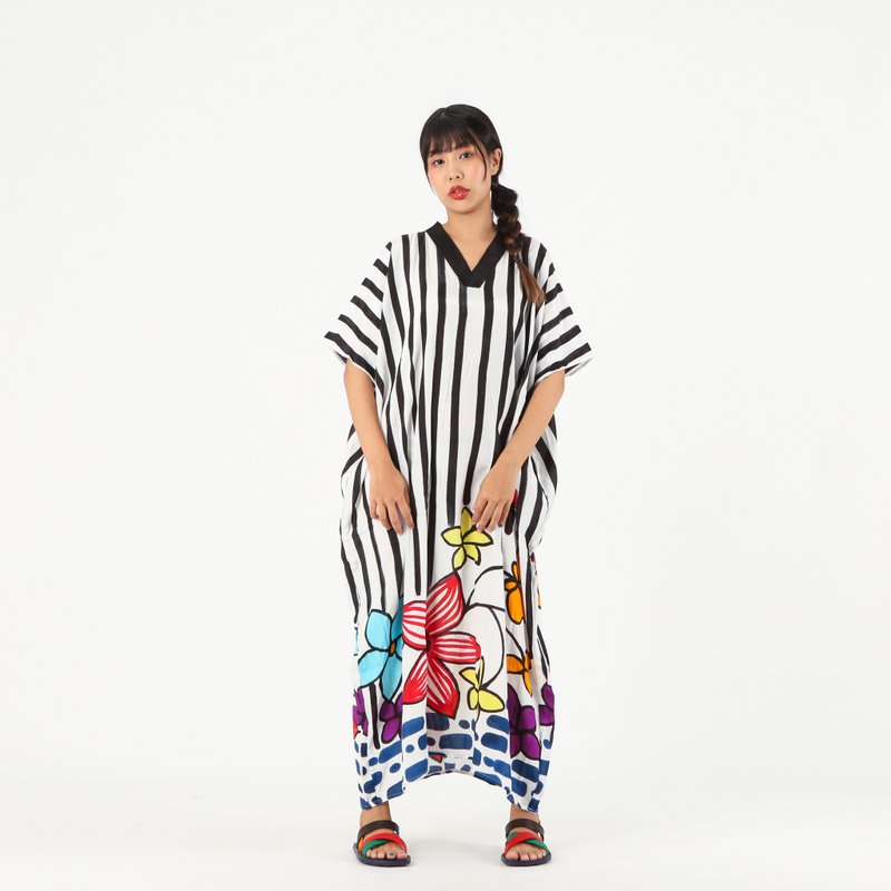 Kaftan V Nack Cotton Silk Hand Paint Free Size - 洋裝/連身裙 - 棉．麻 白色