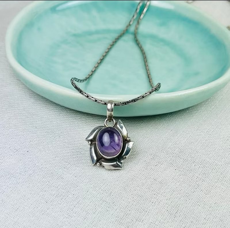A Lu 紫水晶925純銀項鍊/純銀飾品 手工創作 附贈拭銀布 - 項鍊 - 寶石 多色