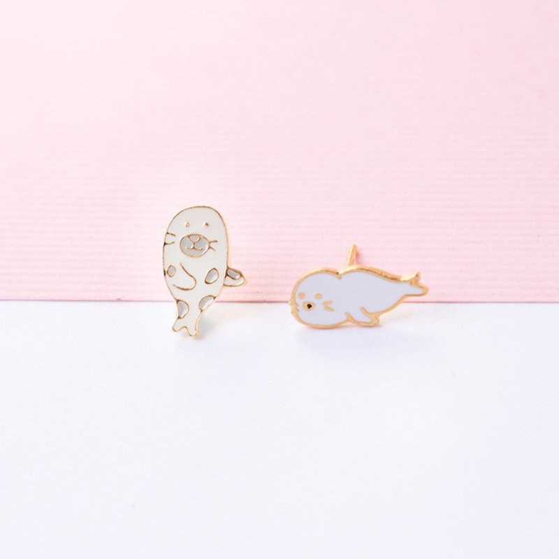 When I was a kid, mother and son were also very cute. Seal earrings and Clip-On. - ต่างหู - วัตถุเคลือบ ขาว